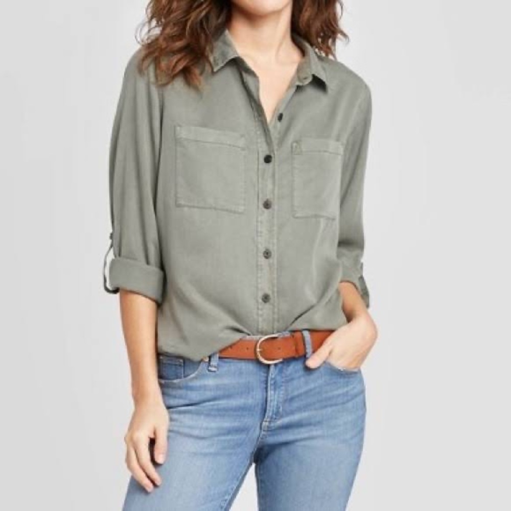 universal thread green button down